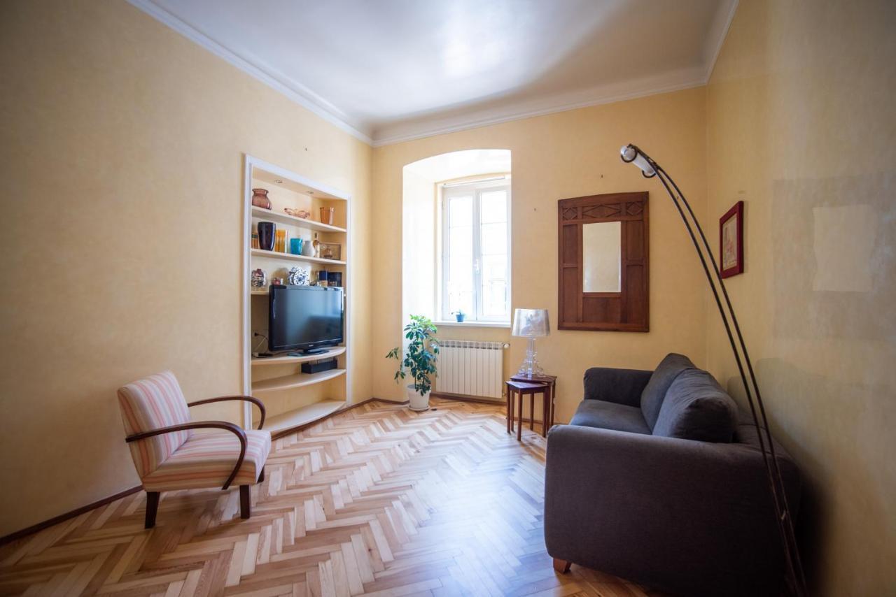 Art & History - New - Modern Classic Apartment ตรีเอสเต ภายนอก รูปภาพ